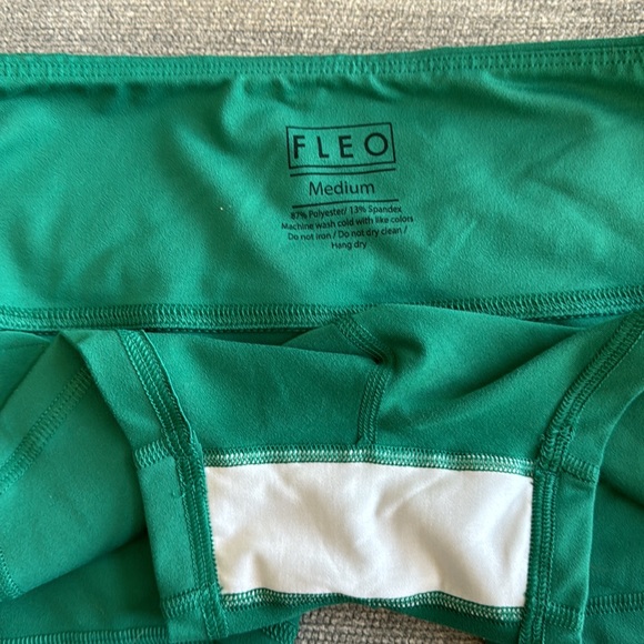 Fleo LRC size medium emerald green.  Excellent used condition - Picture 3 of 3
